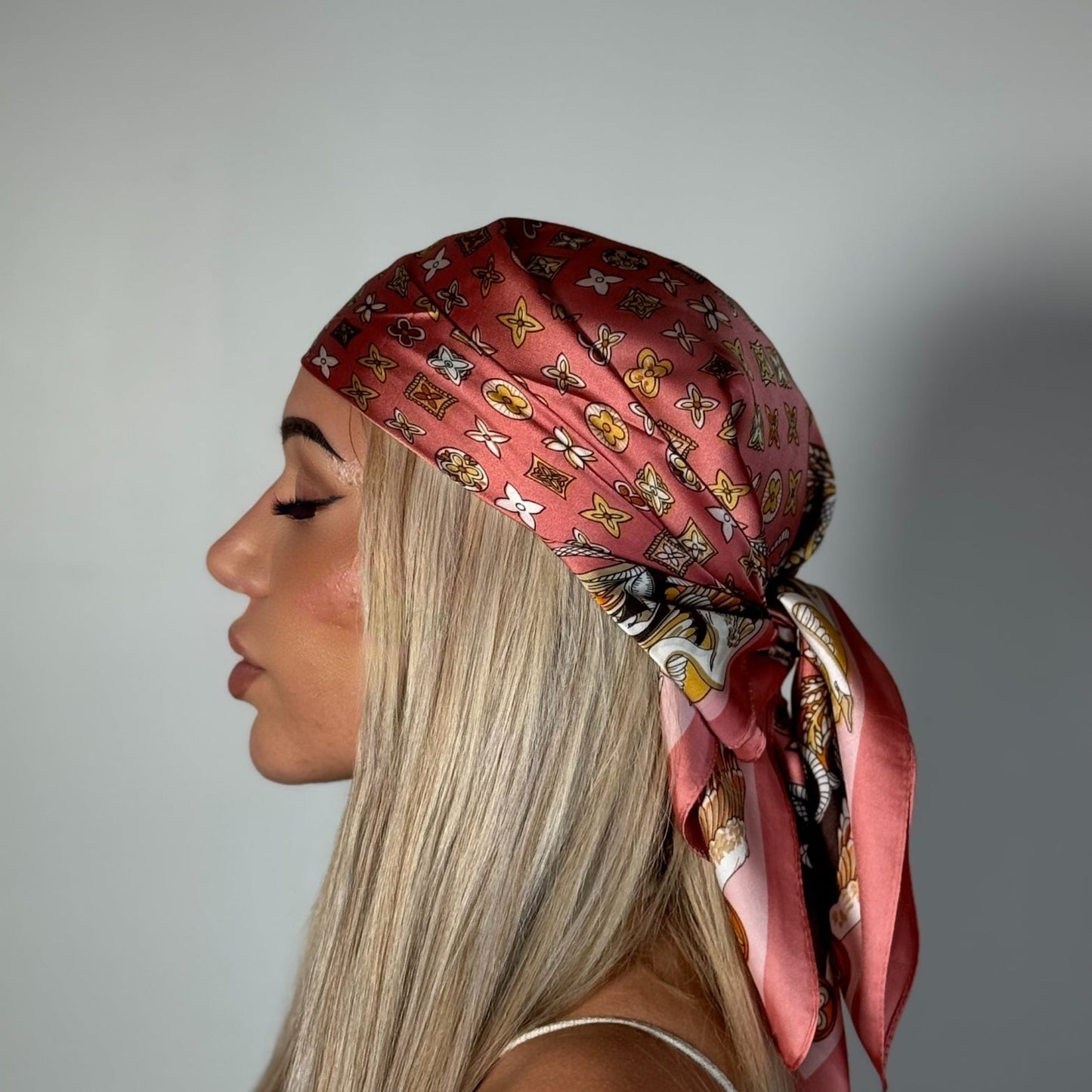 Foulard Dubaï – Rose Hair Magic 🌸💖
