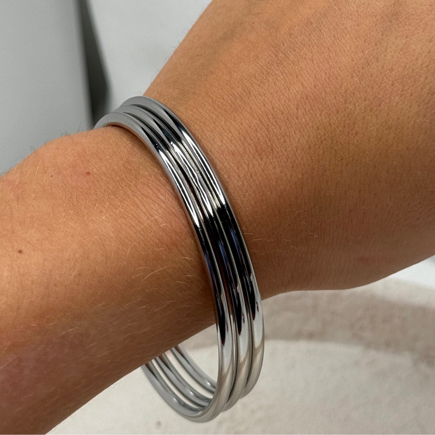 💫 Jonc Argenté – Sobriété lumineuse & charme discret 🩶