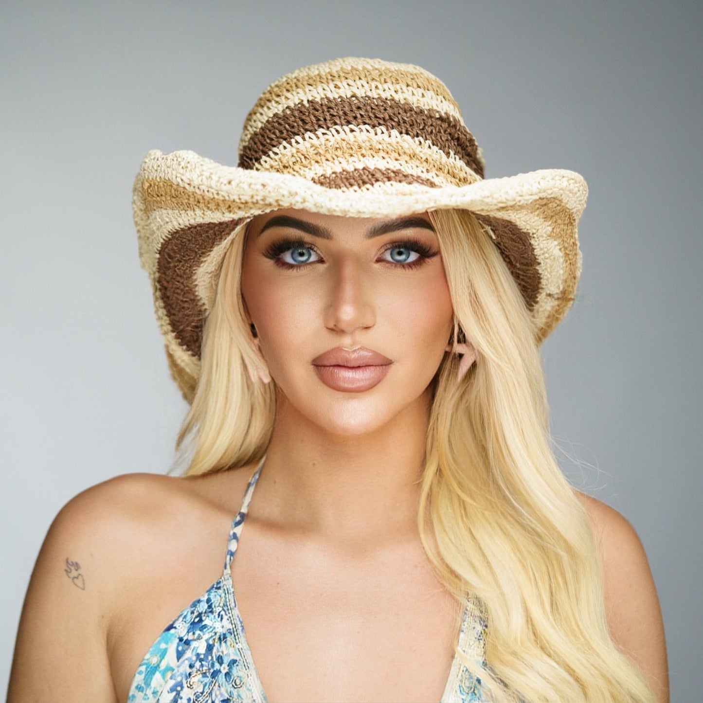 🤠Chapeau "Texas" Retroussable en Matière Naturelle – Beige à Rayures Marron 🌵