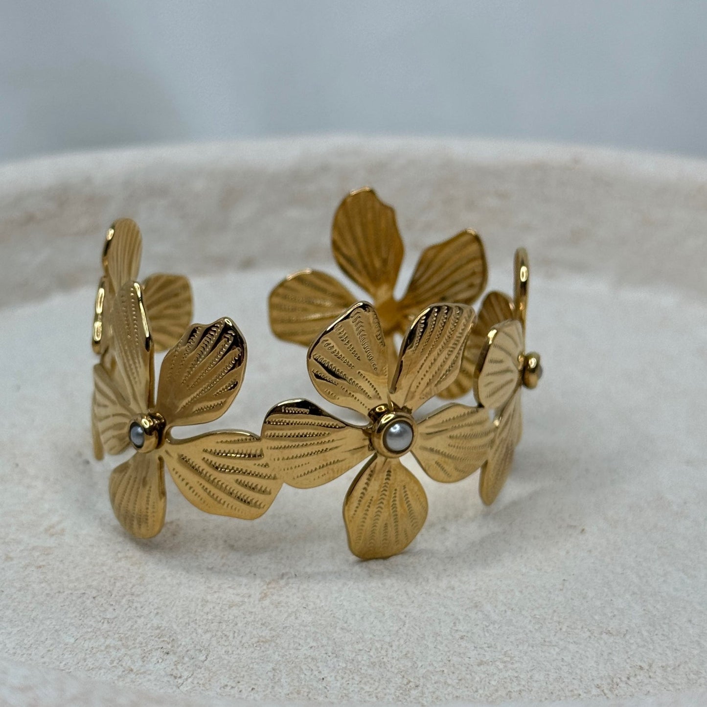 🌼 Manchette Fleurs – Éclat doré & poésie florale ✨