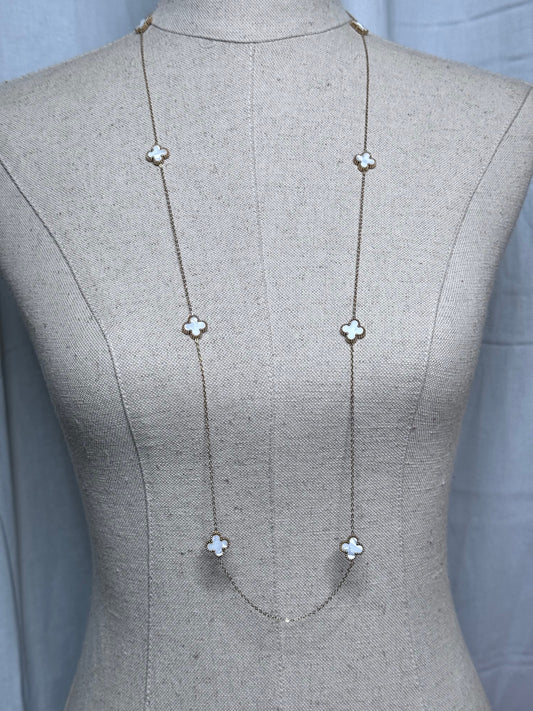✨Collier chance blanc✨