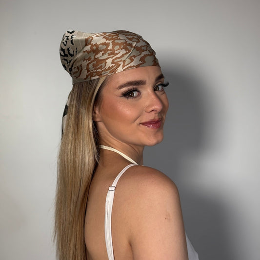 Foulard Mikumi – Motif Zèbre & Léopard Beige 🦓🐆