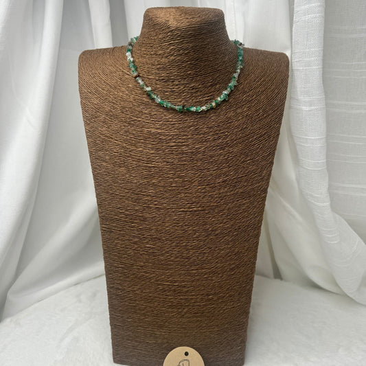 🍃 Collier Massaï Vert – Fraîcheur naturelle & pierres précieuses 💎🌿