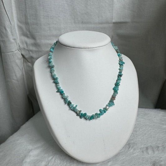 🍃 Collier Massaï bleu mer – Fraîcheur naturelle & pierres précieuses 💎🌿
