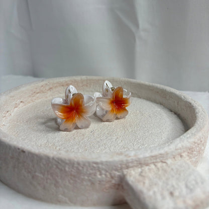 Pinces fleurs mini blanche coeur orange